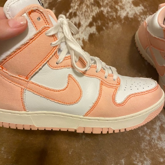 Pink Nike dunks - Picture 4 of 6